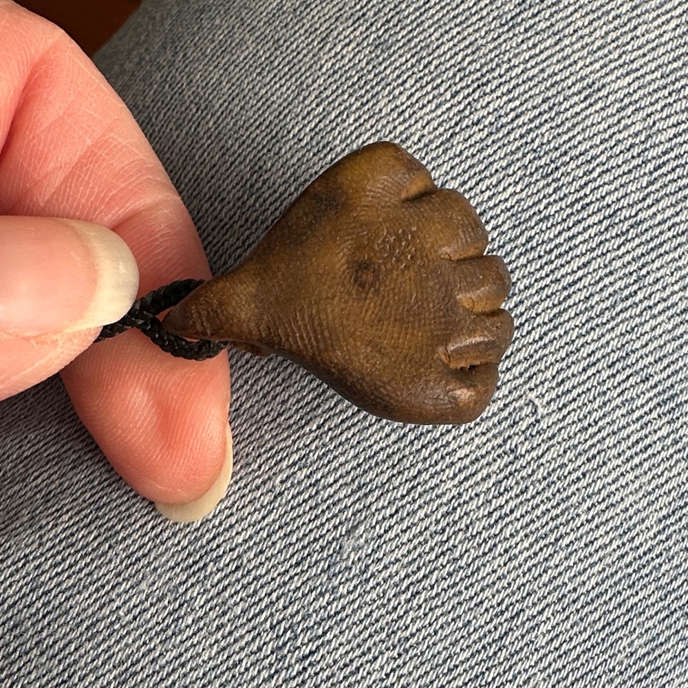 “HAND in “STONE” Handmade pottery Pendant with Dark Blue Stone - Picture 4 of 16